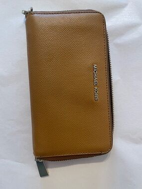 Michael Kors Cognac Wallet Mk